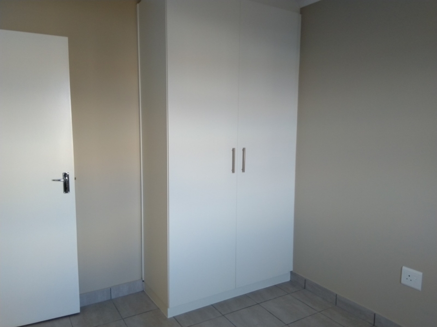 To Let 3 Bedroom Property for Rent in Stellendale Western Cape